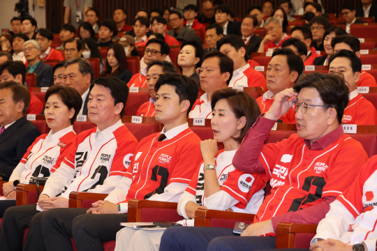 [63 뼱] , ⱸ  ħ롦ڸ   ǥ